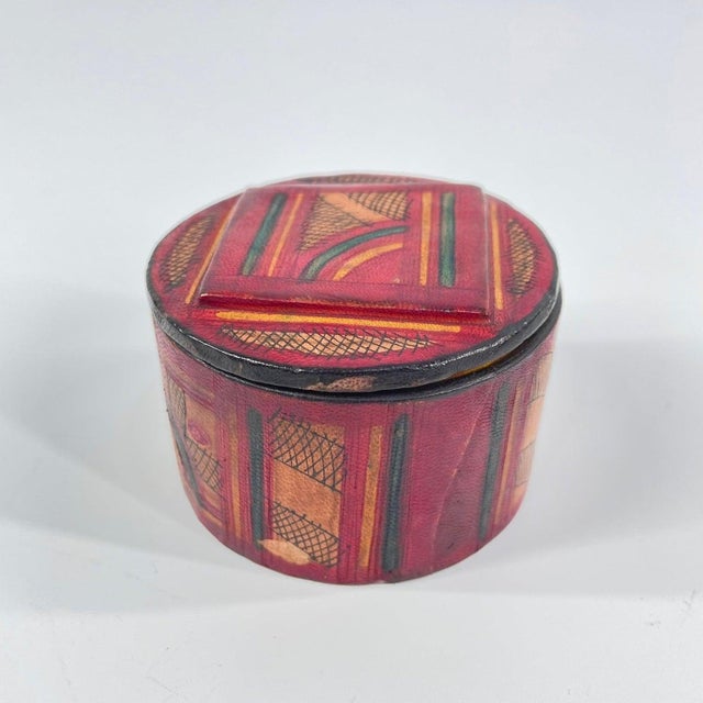 Early 20th Century Tuareg Leather Covered Round Lidded Wood Box For Sale In Denver - Image 6 of 7