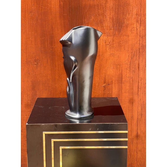 A Postmodern Face Vase After Lindsey B., Circa 1980 For Sale - Image 11 of 11