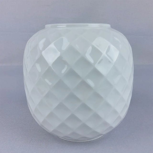 Vintage White Porcelain Vase from Thomas, 1970s For Sale - Image 4 of 8