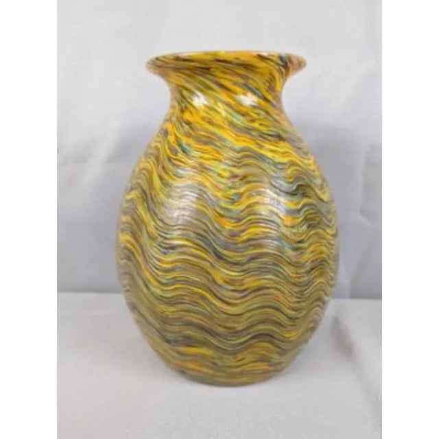 Glass 1980s Large Hand-Blown Iridescent Studio Art Glass Vase - Pulled Feather Design For Sale - Image 7 of 17