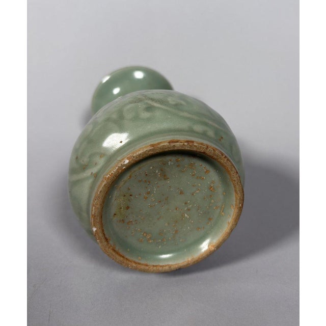 16th Century Celadon stoneware vase Longquan Yuan-Ming Dynasty - China For Sale - Image 5 of 7