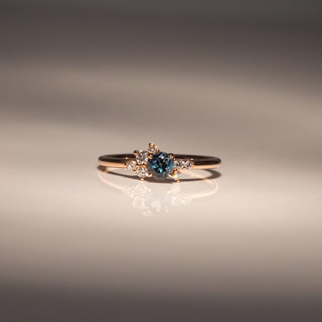 2020s Alexandrite Ring With Earth-Mined Diamond Accents: Solid 14k Gold, Round, Size 6.75 For Sale - Image 5 of 11