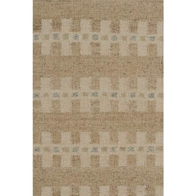 Rug & Kilim’s Scandinavian Style Kilim Rug in Beige With Geometric Patterns For Sale In New York - Image 6 of 7