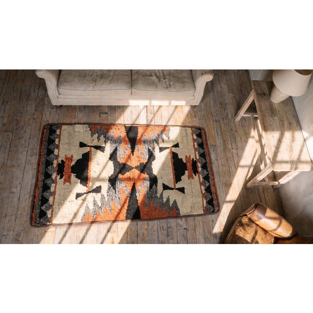 Sublime Tan Beige Color and Harmonic Desing Antique American Hooked Rug For Sale - Image 13 of 13