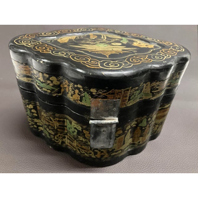 Antique Chinese Black Lacquer Gilt Painted Covered Tea Box 1940s For Sale - Image 10 of 11