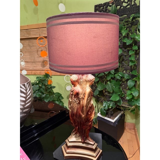 One (1) stunning Hollywood Regency Mid-Century 1950's vintage collectible table lamp. Gorgeous feminine spirit, Greek...