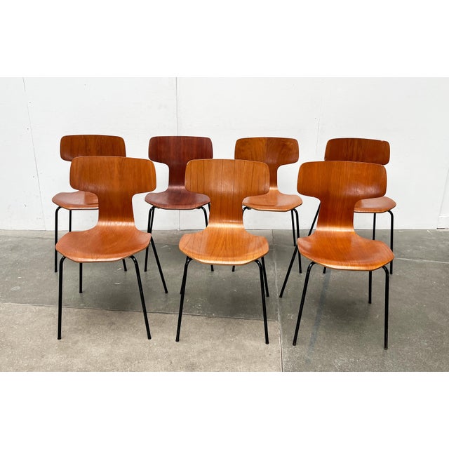 Fritz Hansen Mid-Century Model 3103 Hammer Stacking Chairs by Arne Jacobsen for Fritz Hansen, Denmark, 1960s, Set of 7 For Sale - Image 4 of 18