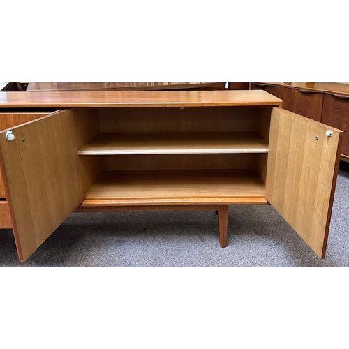 European Mid Century Modern Teak Credenza c.1960 For Sale - Image 9 of 15