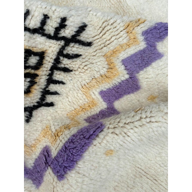 Textile Beni Ouarain Moroccan Wool Rug With Lavender Tribal Motif For Sale - Image 7 of 10