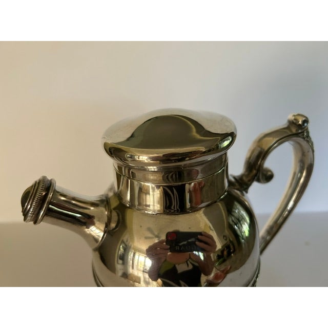 1930s Art Deco Wm Rogers & Sons Silverplate Cocktail Shaker #1768 For Sale - Image 4 of 6