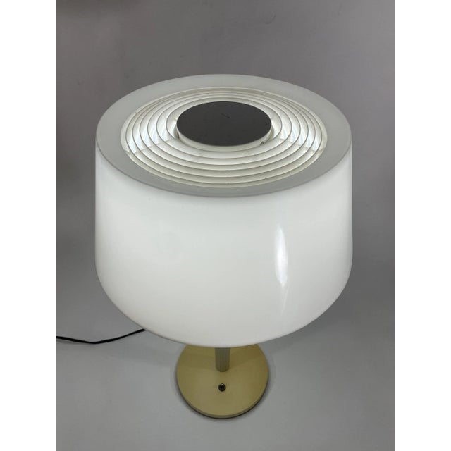 Lightolier Gerald Thurston Table Lamp for Lightolier in White For Sale - Image 4 of 12