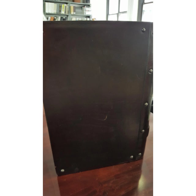 Traditional Leather and Wood Embossed Cigar Box For Sale In New York - Image 6 of 9