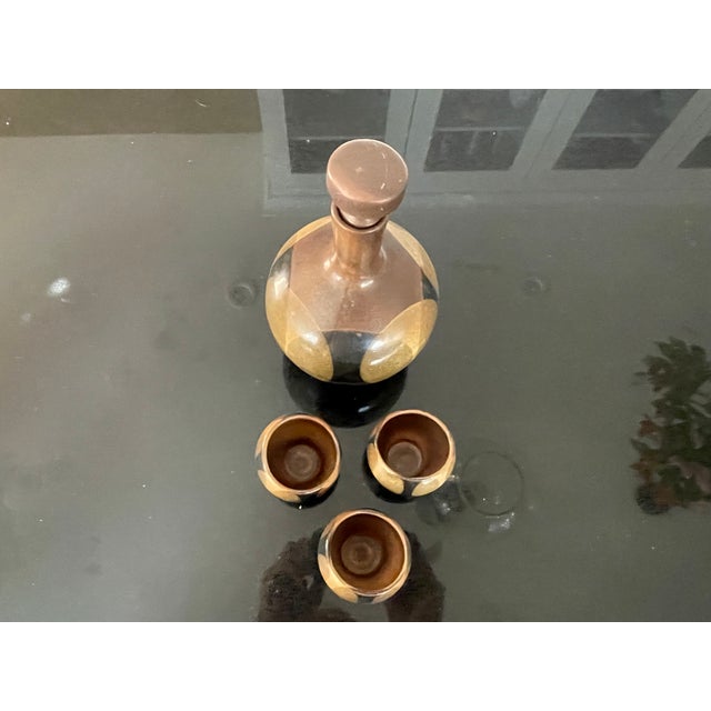 Mid-Century Modern 1960s Mid Century Modern Robert Maxwell Sake Set of Bulbous Ceramic Decanter & 3 Cups For Sale - Image 3 of 4