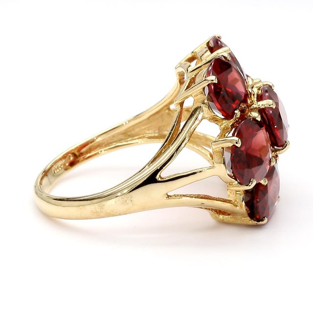 Metal Vintage 7.8 Carat Red Garnet 14k Gold 7 Stone Cluster Cocktail Ring For Sale - Image 7 of 11