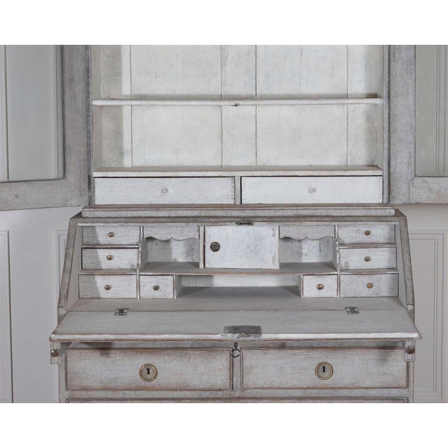 Early 19th Century Swedish Painted Secretary Cupboard in Grey with Patina For Sale - Image 4 of 9