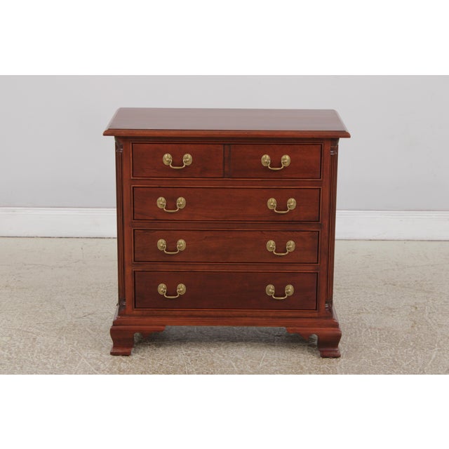 Traditional Pair of Stickley Cherry Georgian Style Nightstands For Sale - Image 3 of 15