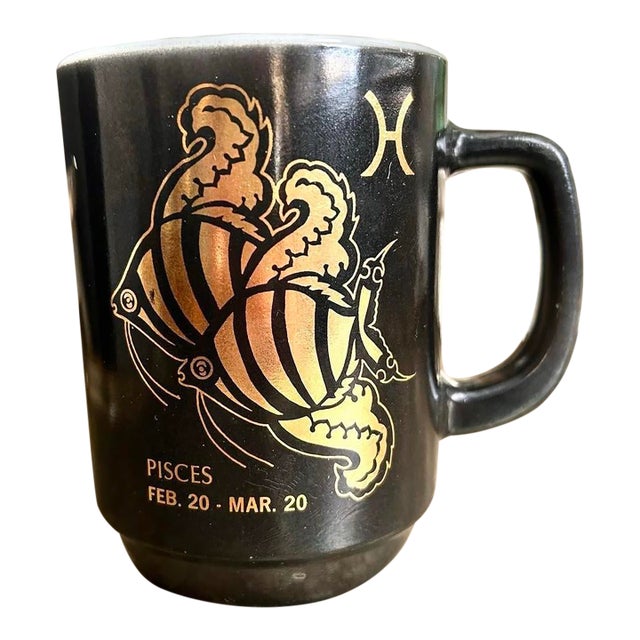 Vintage Mid-Century Modern Anchor Hocking Pisces Astrology Horoscope Milk Glass Mug For Sale