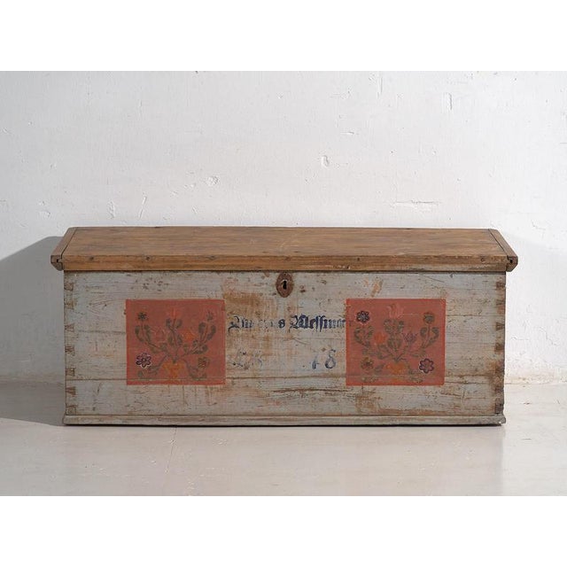 Gray Trunk with Floral Details, 1878 For Sale - Image 12 of 18