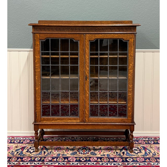 Antique English Bookcase Cabinet Double Door Leaded Wavy Glass Oak c.1930s For Sale In Dallas - Image 6 of 18
