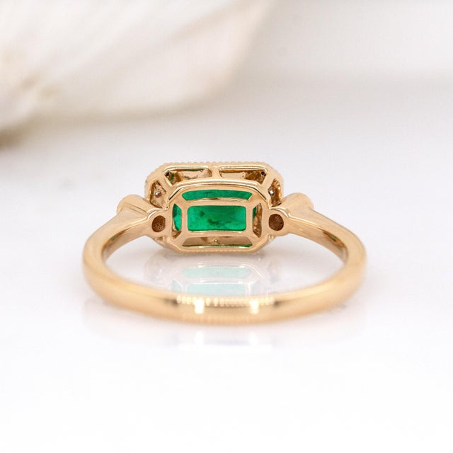 Metal Colombian Emerald Ring With Natural Diamond Accents: Solid 14k Gold, Size 6.75 For Sale - Image 7 of 7