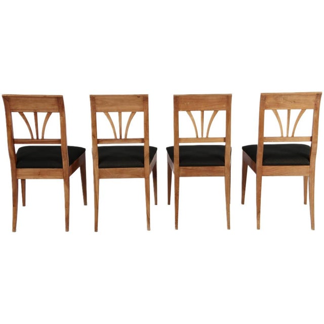 Antique Biedermeier Chairs in Cherry Wood, 1820, Set of 4 For Sale - Image 4 of 18
