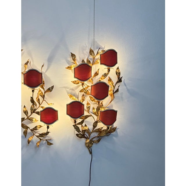 Wall Light in Gilded Bronze, 1940s, in Flawless conditions. Designed 1920 to 1949 European Plug (up to 250V).The wiring of...