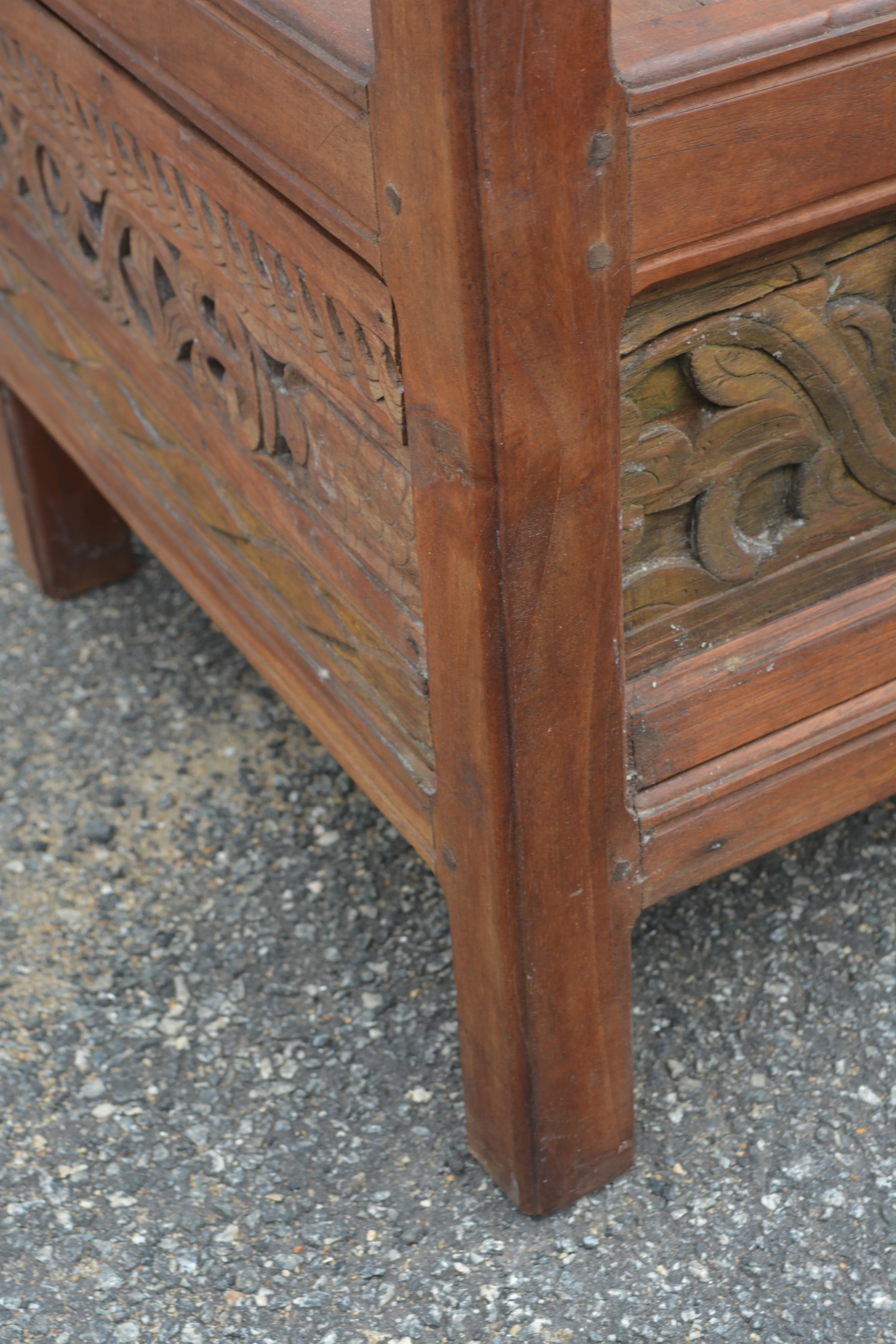 Vintage Carved Wood Bench Settle Seat With Carved Edge / Arms