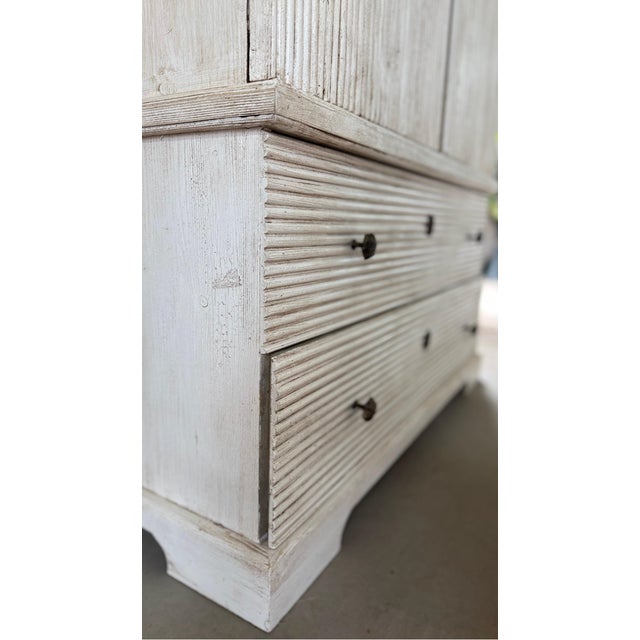 Late 20th Century Pair of Fluted Wood Gustavian Cabinets For Sale - Image 4 of 13
