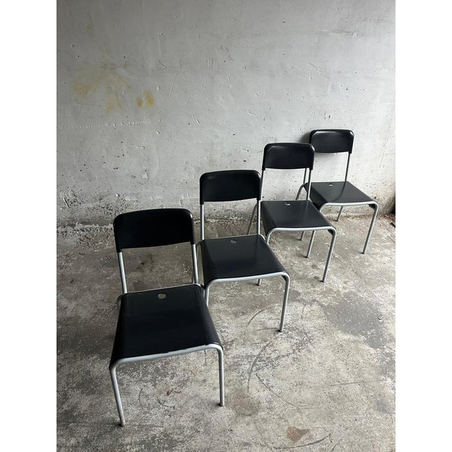 Introduction Authentic set of four dining chairs by Calligaris, made in Italy. These chairs reflect the brand’s functional...