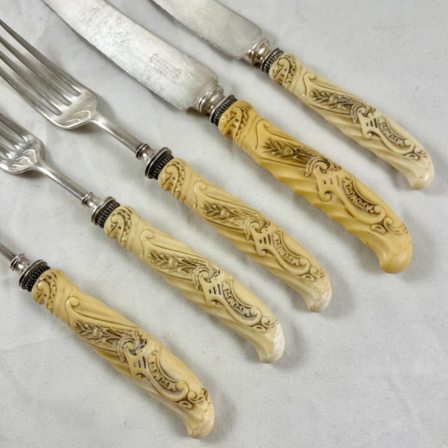Landers, Frary & Clark Celluloid Ivory Handled Flatware Cutlery – 30 Piece Set For Sale In Philadelphia - Image 6 of 12