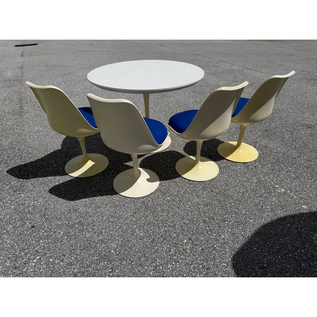 Mid-Century Modern Vintage Tulip Chairs and Dining Table in the Style of Eero Saarinen, 1970s, Set of Acrylic Top For Sale - Image 3 of 17
