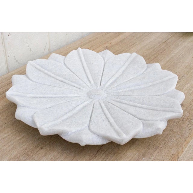 Large Artisanal Marble Flower Plate For Sale In Los Angeles - Image 6 of 8