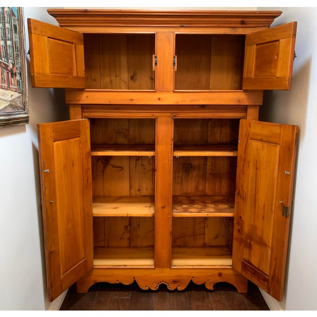 Traditional Mid 19th Century Canadian Pine Cupboard For Sale - Image 3 of 9