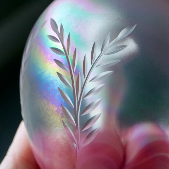 Late 20th Century Joe St. Clair Iridescent Glass Kewpie Doll Sulfide Paperweight – Etched Triple Cut Window, Pink Cloud For Sale - Image 5 of 8