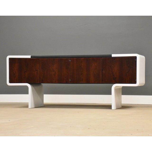 Mid-Century Modern 1970s Refinished Rosewood Uniplane Credenza by William Sklaroff For Sale - Image 3 of 14