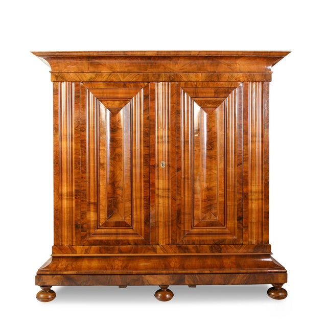 Swiss Baroque Wave Cabinet in Walnut, 1740 For Sale - Image 5 of 6