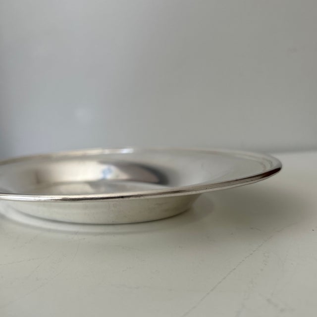 Traditional Vintage Silver-Plated Engraved Oval Serving Platter For Sale - Image 3 of 4