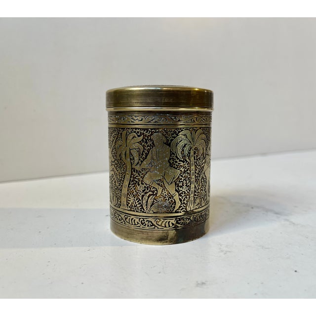 1970s Vintage Indian Tobacco Jar in Engraved Brass, 1970s For Sale - Image 5 of 8