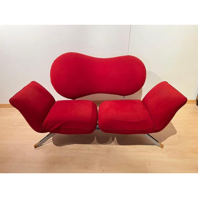 Extraordinary postmodern two-seater design sofa "arnold" by bonaldo in red fabric. Large curved back cushion and 2 seat...