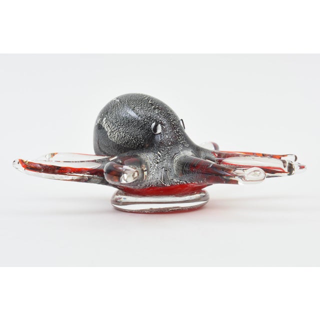 Archimede Seguso Vintage Coastal Murano Seguso Glass Octopus Sculpture With Silver Foil, 1980's For Sale - Image 4 of 11