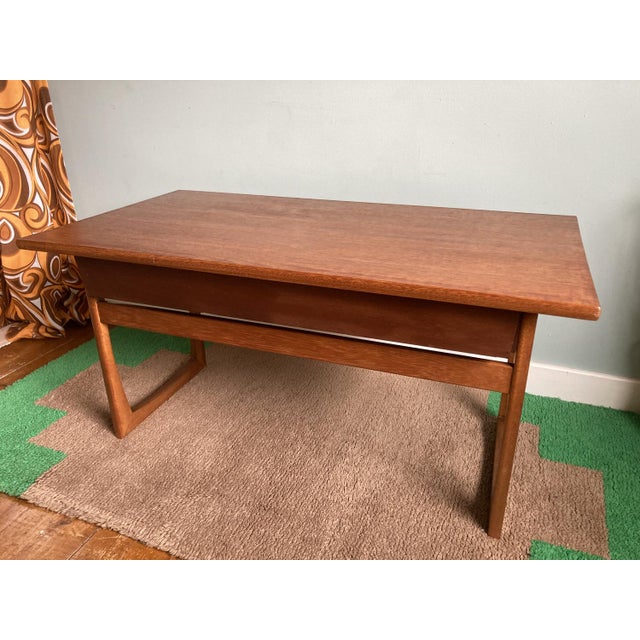 Modified Teak Coffee Table with Cutlery Set by Viners of Sheffield, Set of 44 For Sale - Image 6 of 18
