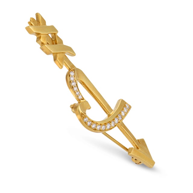 Tiffany and Co. Tiffany & Co. Paloma Picasso Diamond 18k Yellow Gold Heart Arrow Brooch For Sale - Image 4 of 6