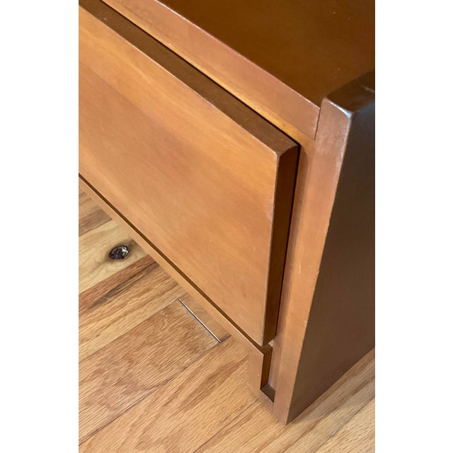 Brown Pair of Vintage Mid Century Modern Nightstands Russell Wright Conant Ball For Sale - Image 8 of 12