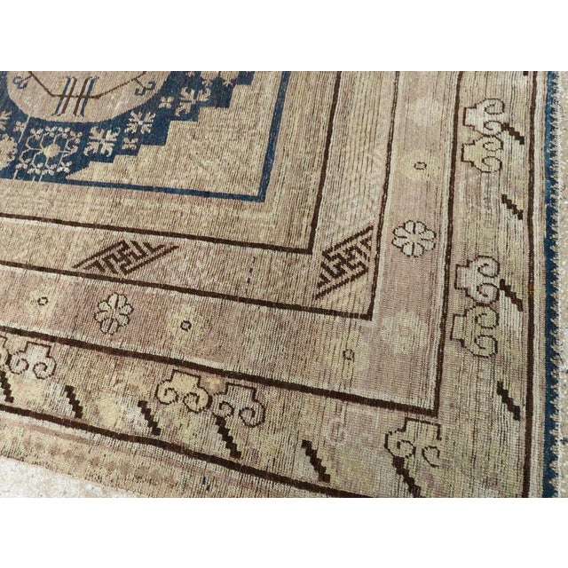 Galerie Shabab Collection Late 19th Century East Turkestan Khotan Gallery Carpet For Sale - Image 9 of 10