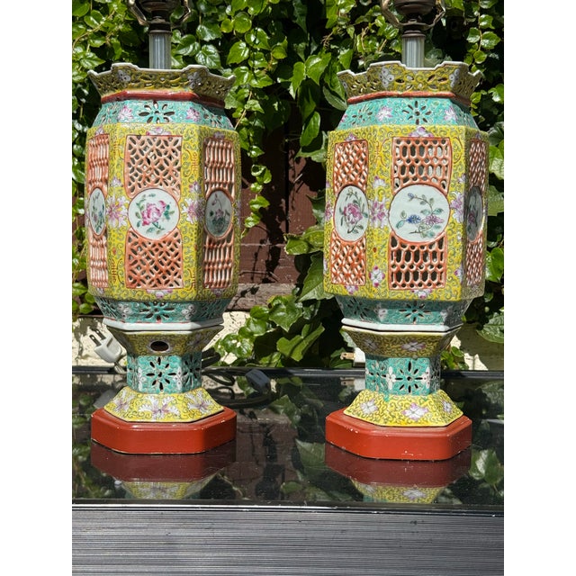 1910s Pair of Chinese Carriage Lamps For Sale - Image 4 of 5