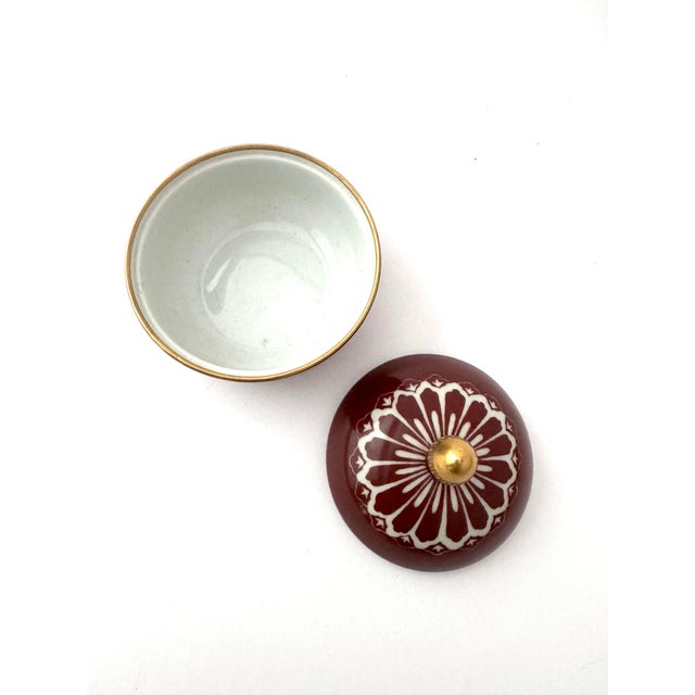Signed Vintage Suisse Langenthal Oxblood Porcelain Lidded Trinket Box With Gold Finial For Sale - Image 4 of 10