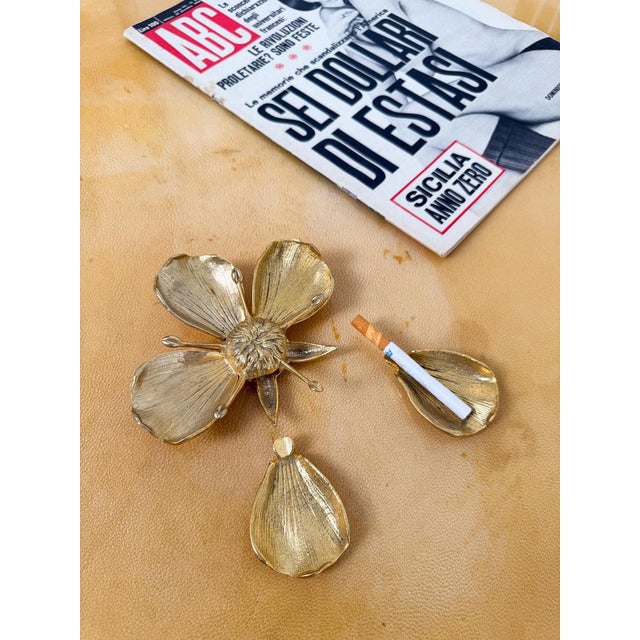 Vintage Brass Metal Flower Ashtray in the style of Gucci with Removable Petals, 1970s For Sale - Image 4 of 17