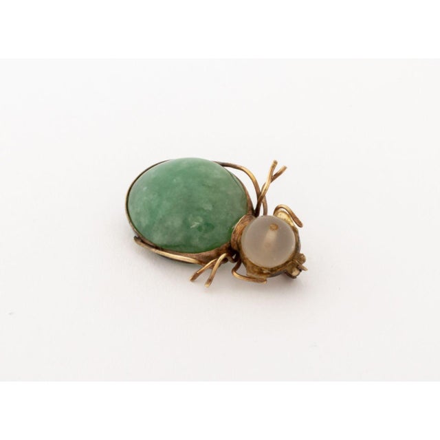 Mid 20th Century 10k Yellow Gold Jade Quartz Insect Brooch For Sale - Image 5 of 8