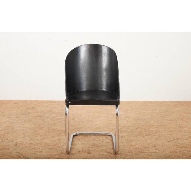 B247 Cantilever Chair in Chrome-Plated Tubular Steel and Black Lacquered Plywood attributed to Thonet, 1932 For Sale - Image 4 of 12