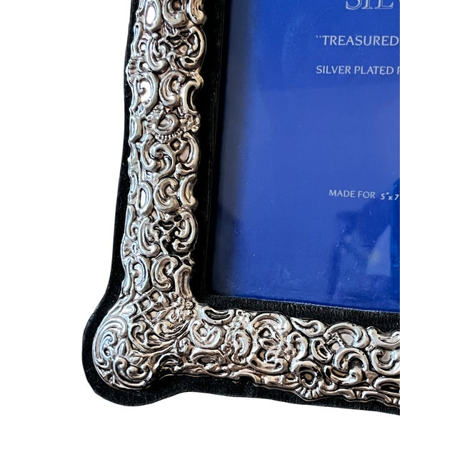 1980s Large Vintage Godinger Silverplated Rococo Picture Frame 10.75" Tall for 5" × 7" Photo For Sale - Image 5 of 10